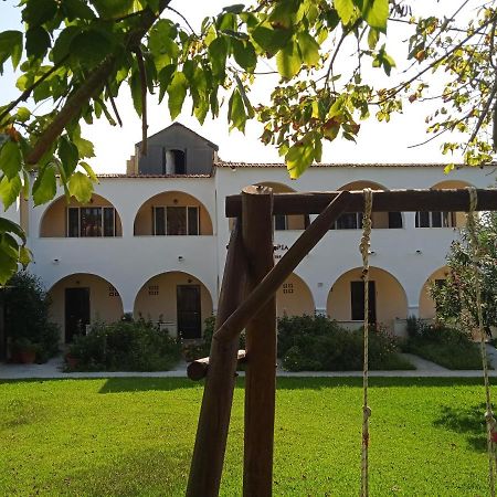 Santa Maria Hotel Vitaládes Exterior foto