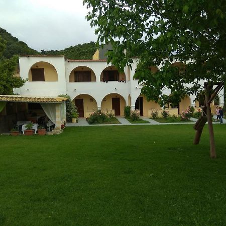 Santa Maria Hotel Vitaládes Exterior foto