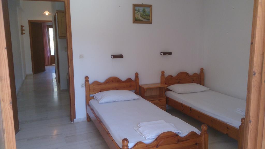 Santa Maria Hotel Vitaládes Quarto foto