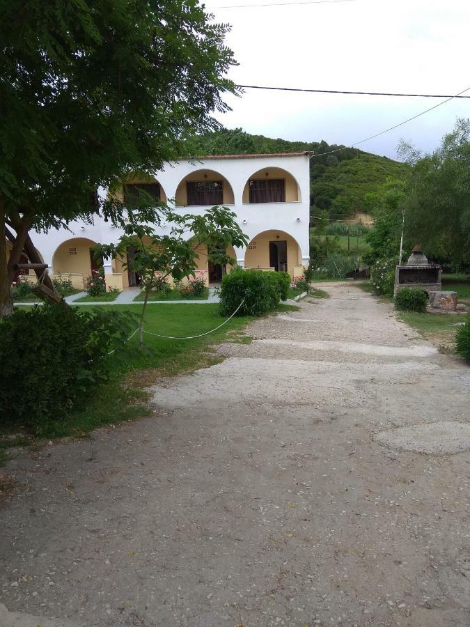 Santa Maria Hotel Vitaládes Exterior foto